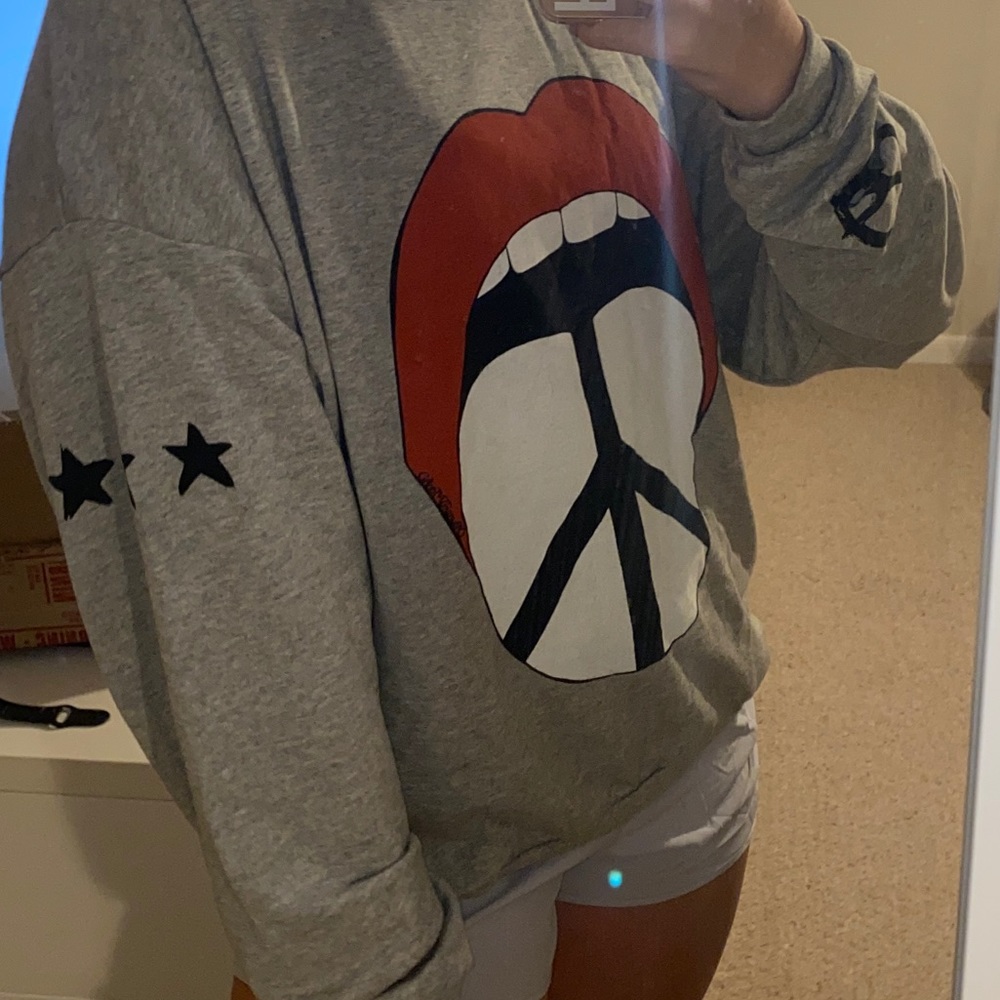 LAUREN MOSHI “peace tongue” CREWNECK